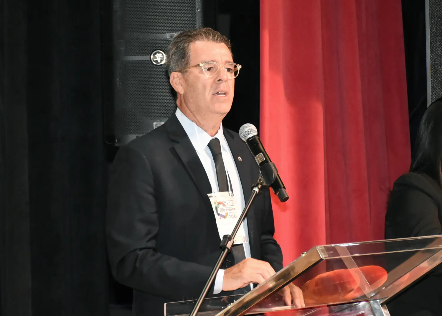 O presidente do Tribunal Regional Eleitoral da Paraíba, desembargador Oswaldo Trigueiro do Vale Filho, realiza faz uso da fala durante o congresso.