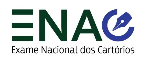 Logotipo do ENAC - Exame Nacional dos Cartórios, nas cores verde oliva e azul. A letra C conta ainda com o desenho de uma ponta de caneta tinteiro, que entra na letra C da direita para a esquerda.