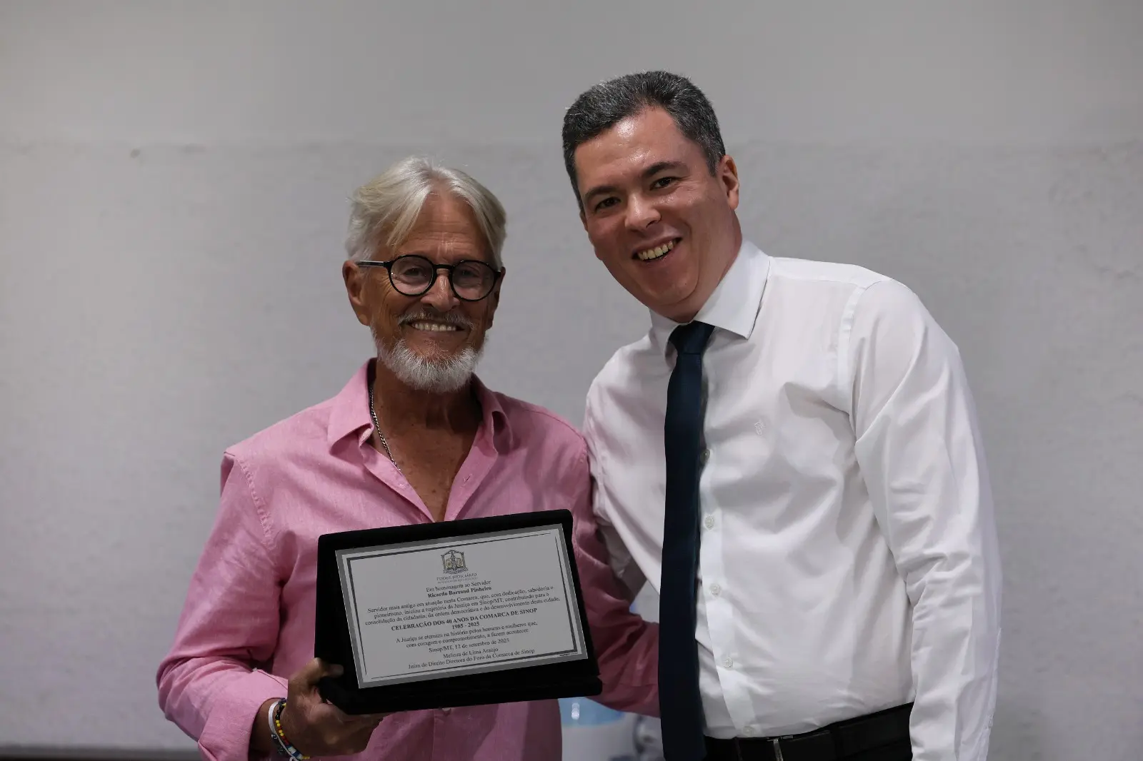 12 - Solenidade 40 anos Comarca de Sinop - Ricardo Barsand – Servidor mais antigo da Comarca (1).webp