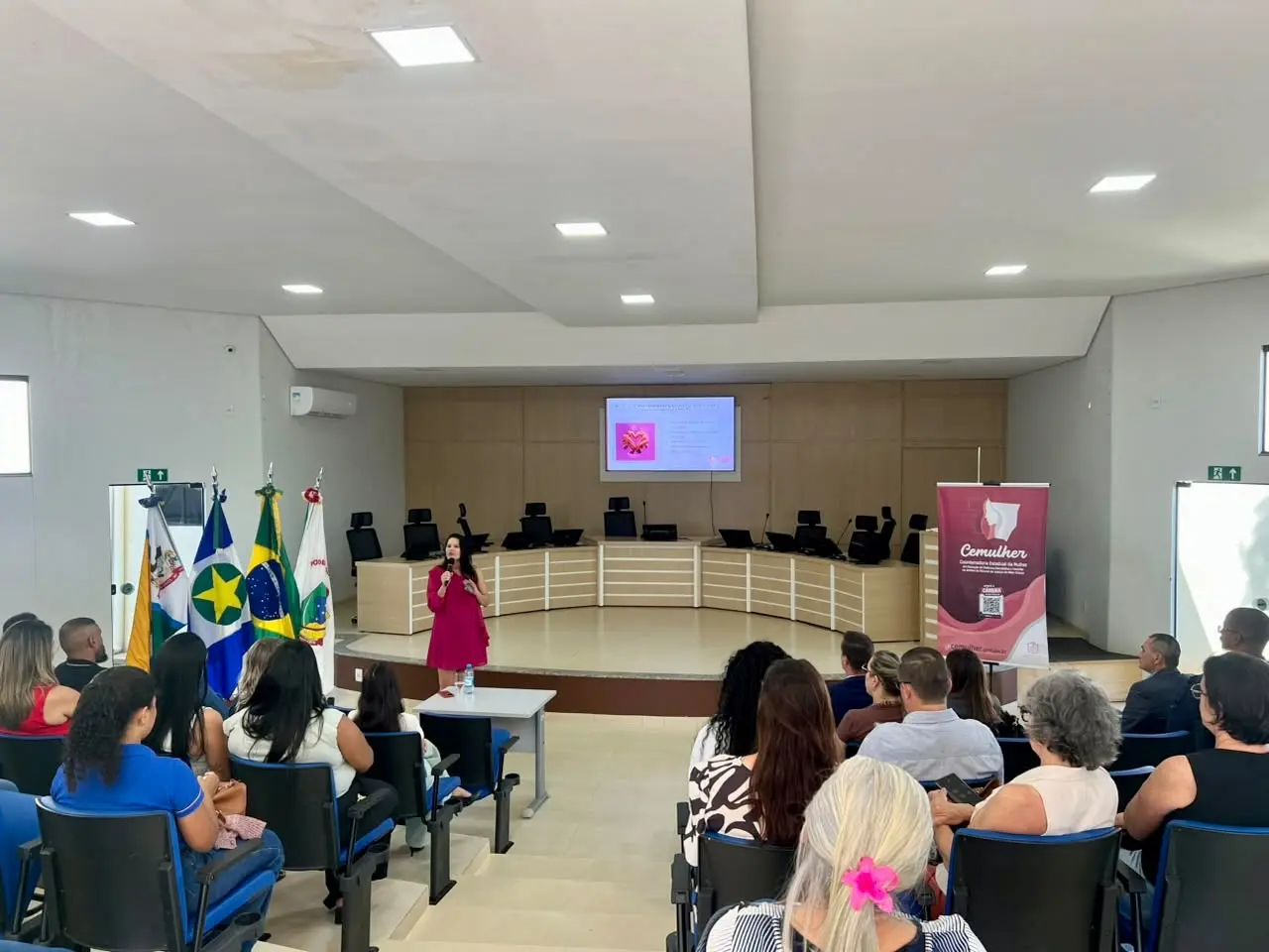 Foto 2 - juíza.webp
