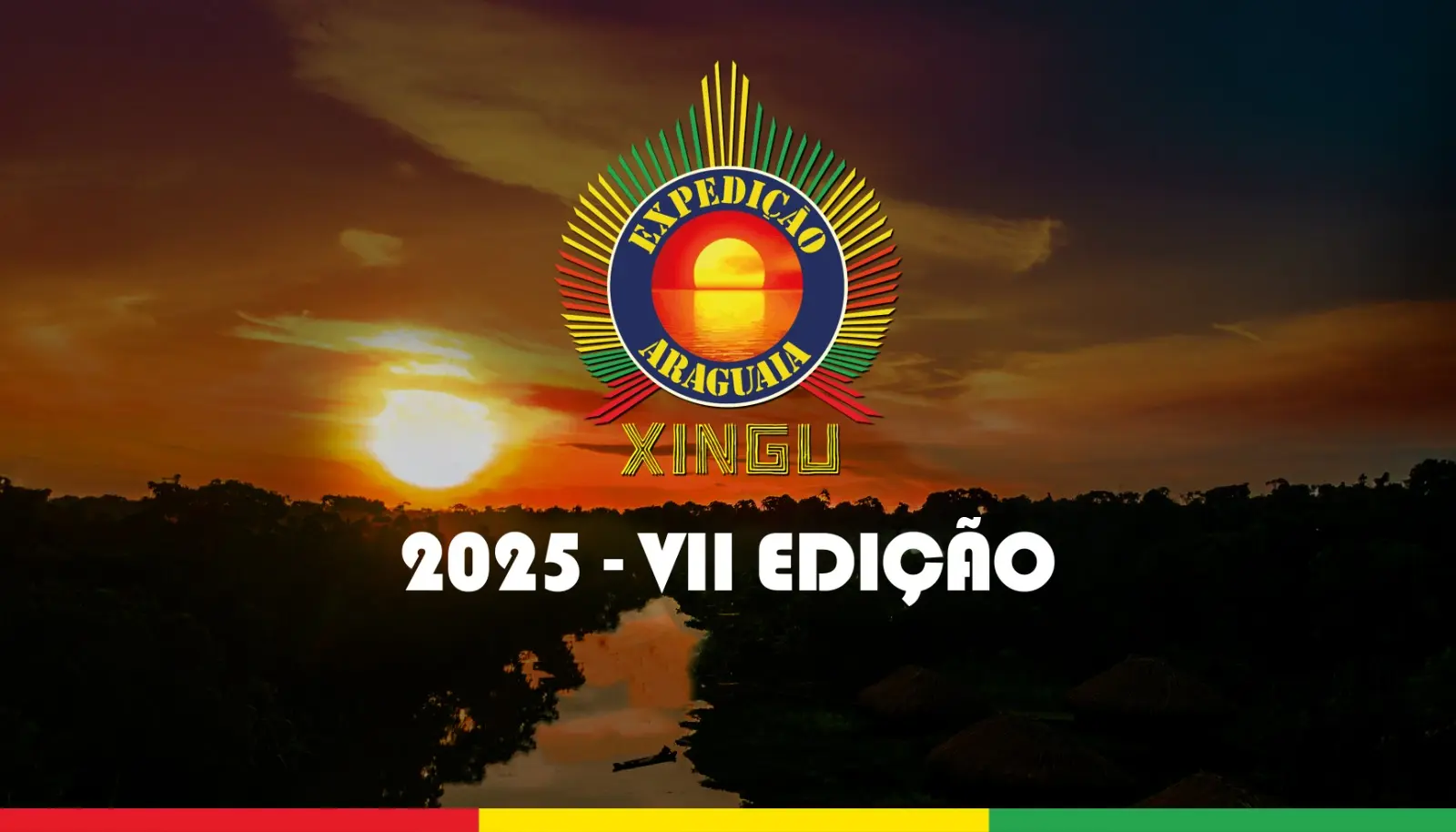 Imagem mostra o pôr do sol sobre um rio rodeado por vegetação, com o logotipo colorido da Expedição Araguaia Xingu ao centro. O céu alaranjado reflete na água, simbolizando conexão, natureza e união.