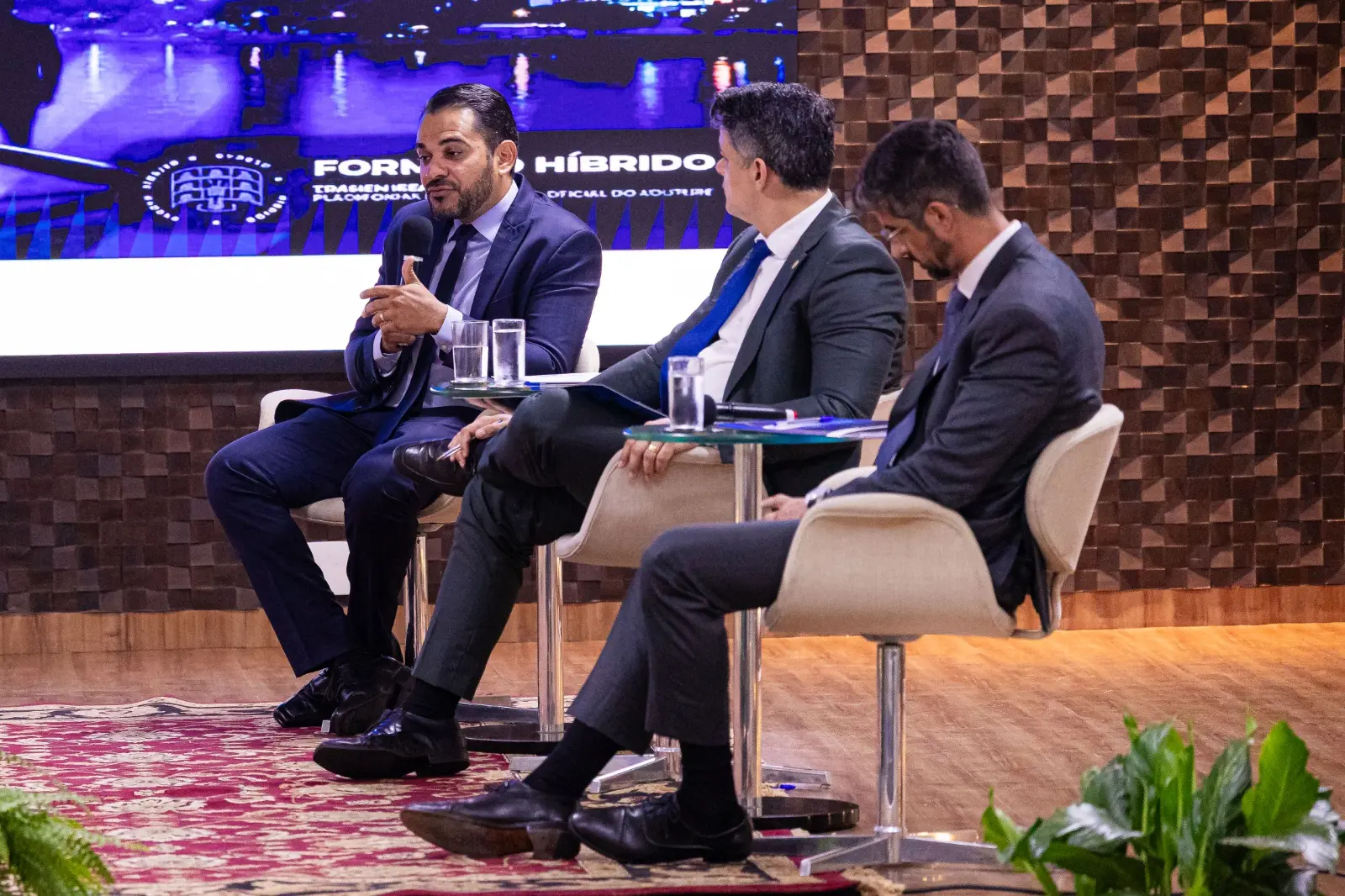 Participantes do painel debatem os impactos da Lei Antifacção durante audiência pública promovida pela Corregedoria.