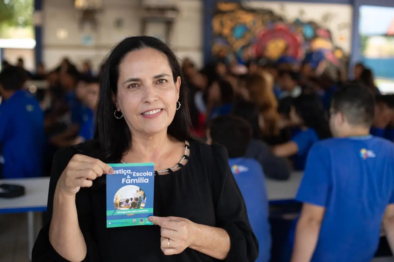17 - Palestra juíza Maria das Graças - Escola Rondonópolis - JC (11).webp