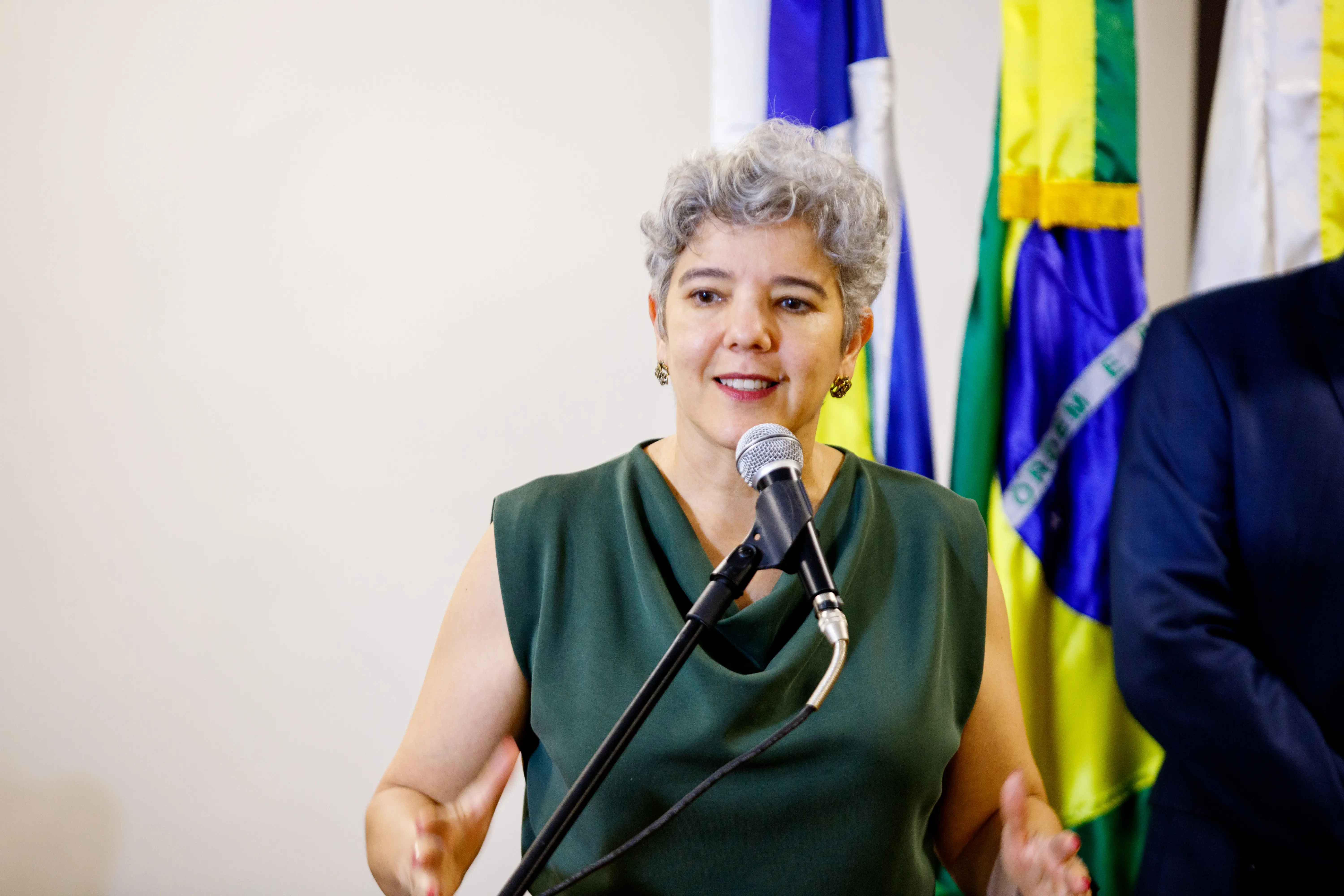 FOTO 5 - JUIZA VIVIANE.webp