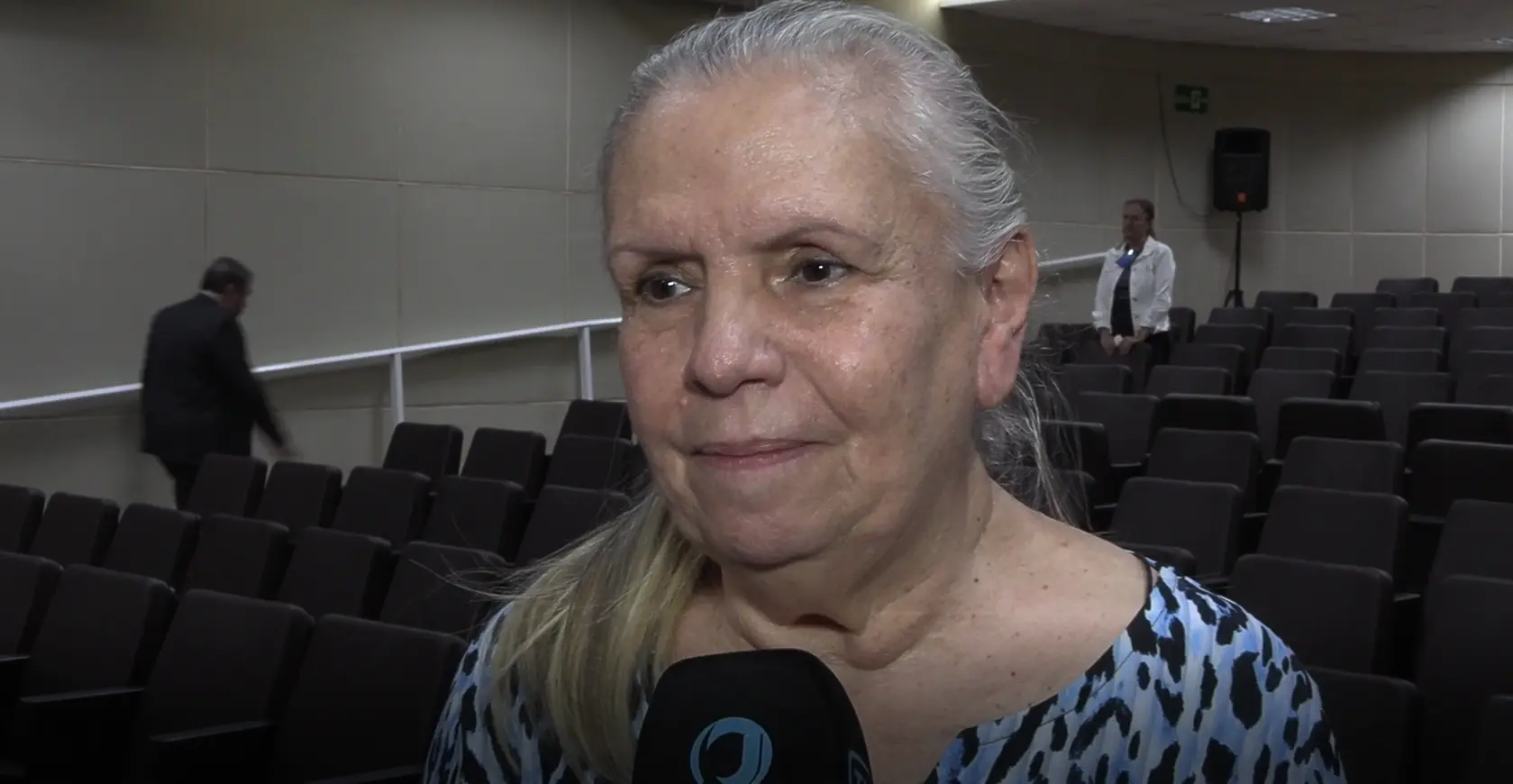 Desembargadora Maria Erotides Kneip é uma mulher branca, de cabelos brancos