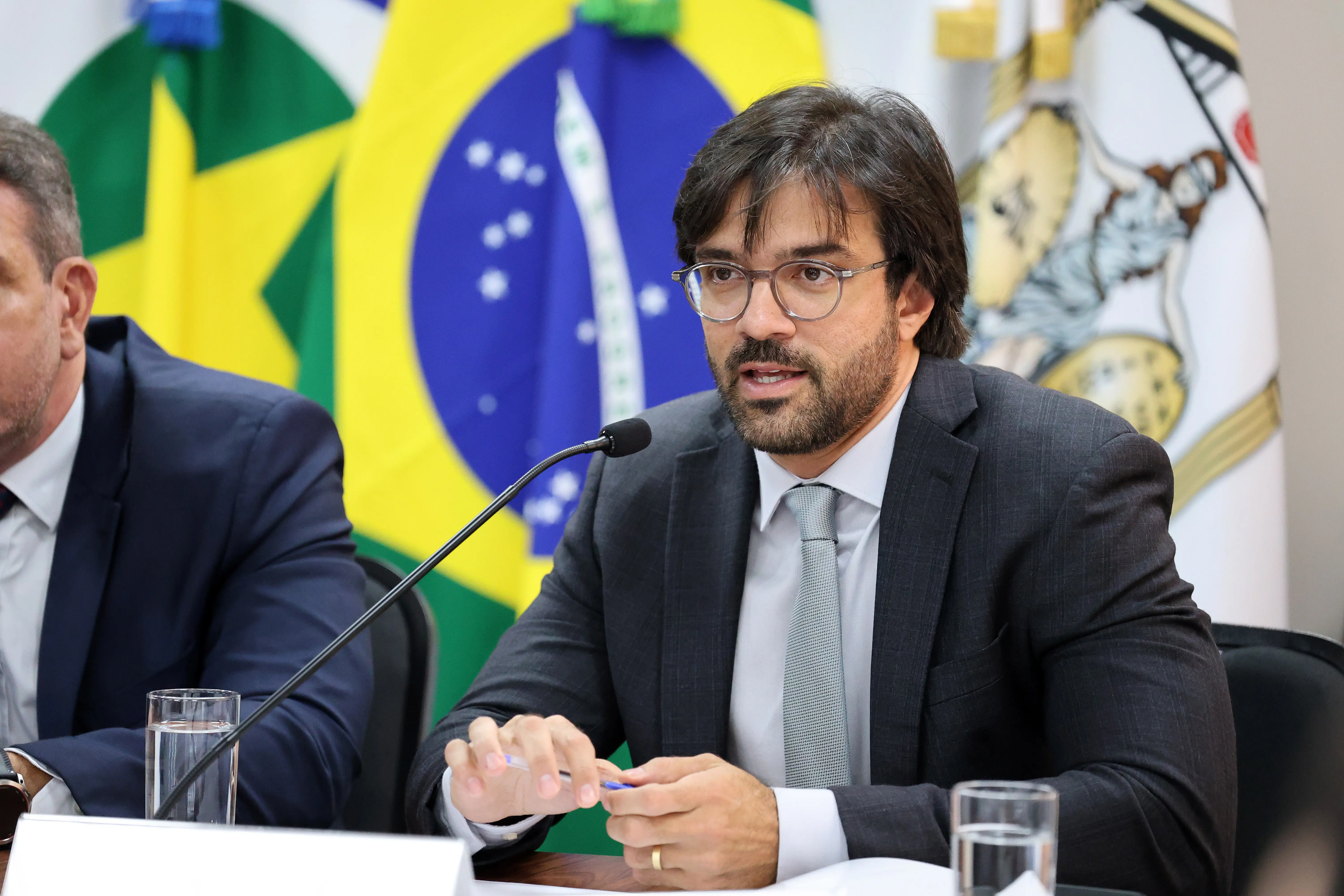 19f10000 0aa6 0a58 46cc 08de60400f74